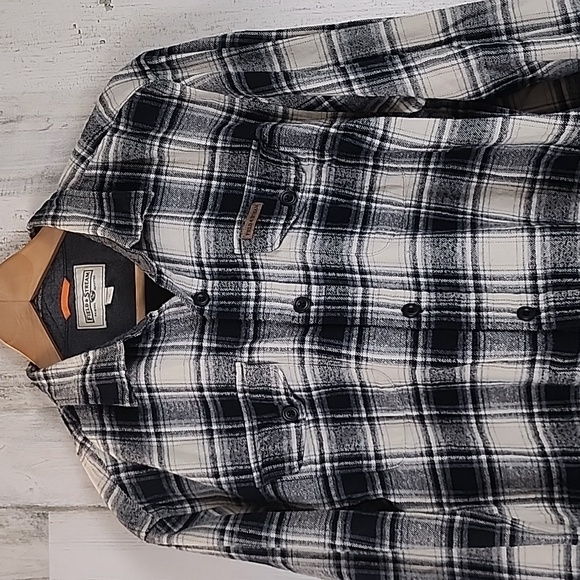 Field & Stream black cream flannel 2 pocket button up shirt Size XL - Picture 2 of 7